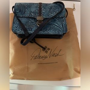 Patricia Nash crossbody organizer purse